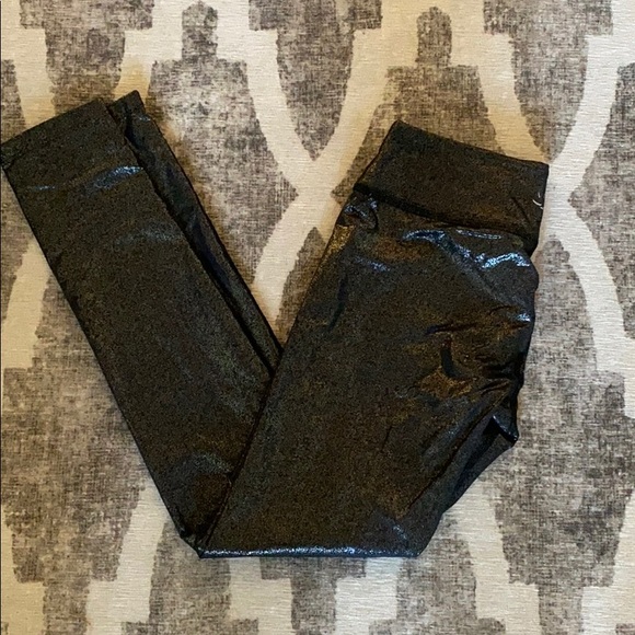 Beyond Yoga Pants - Beyond Yoga Black Shimmer Leggings 🖤